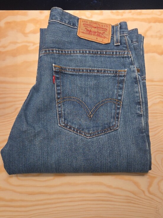 Levi's Other - Men's Levi's Relaxed Fit Blue Denim Jeans (32x32)